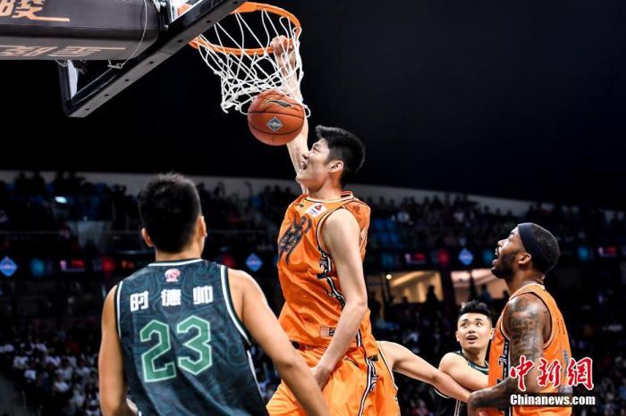 浙江广厦官方通报：胡金秋左侧腓骨上段骨折，