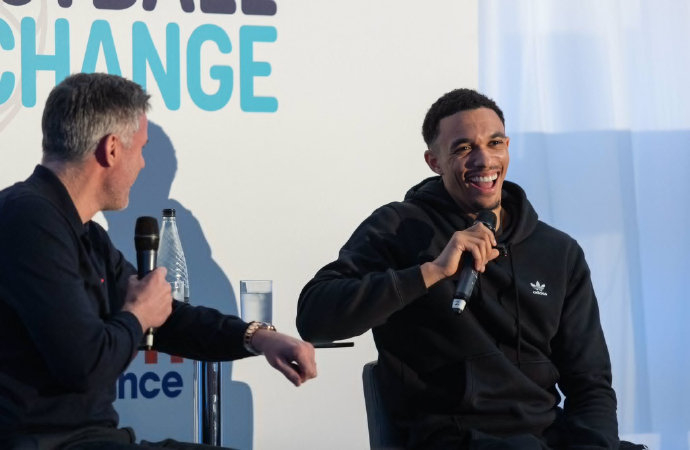 索博接下杰拉德板式网球挑战 借传奇球员身份融