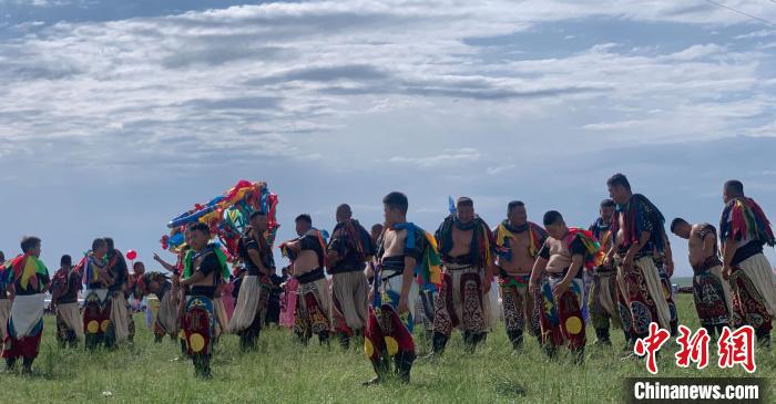 草原搏克赛：传统摔跤技艺与现代竞技文化交融