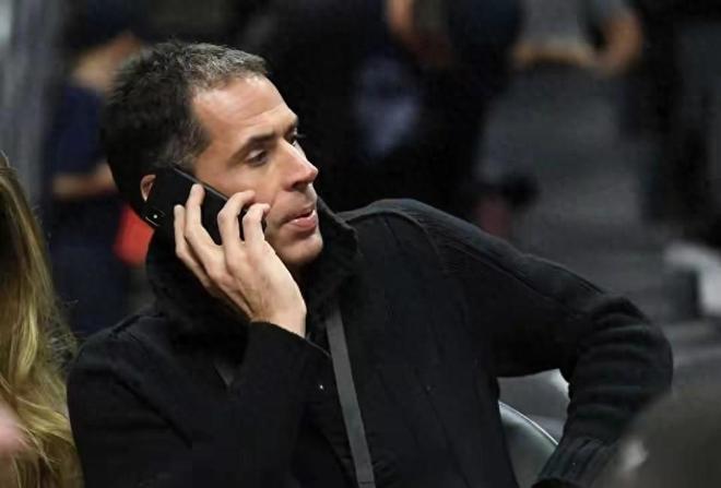 小里3000万续约引争议 佩林