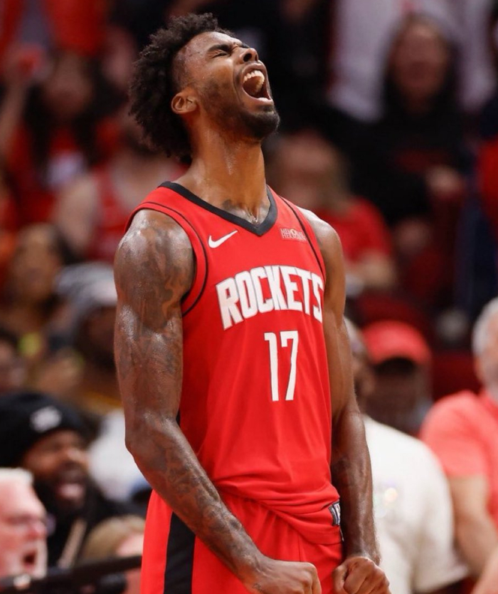 火箭逆转太阳阿门爆发率队取胜 伊森状态回升助