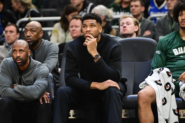 雄鹿主帅否认交易字母哥 透露球队艰难赛季